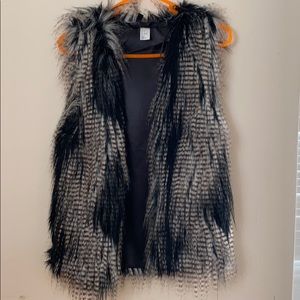 H&M Faux fur vest